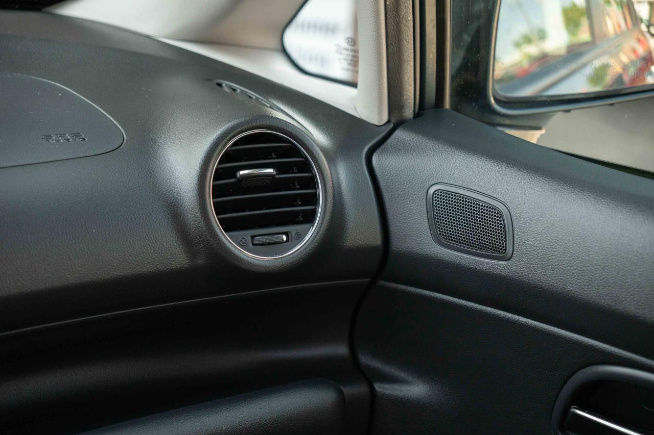 2012 Kia Rondo EX V6 - Photo #42