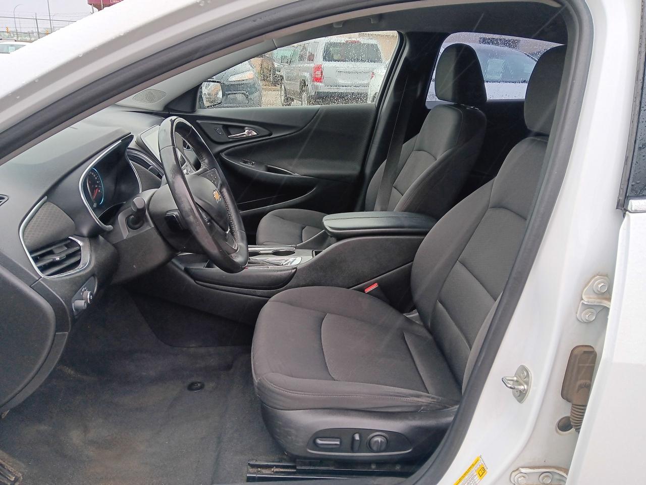 2016 Chevrolet Malibu LT Remote Start, BU Cam Alloys - Photo #10