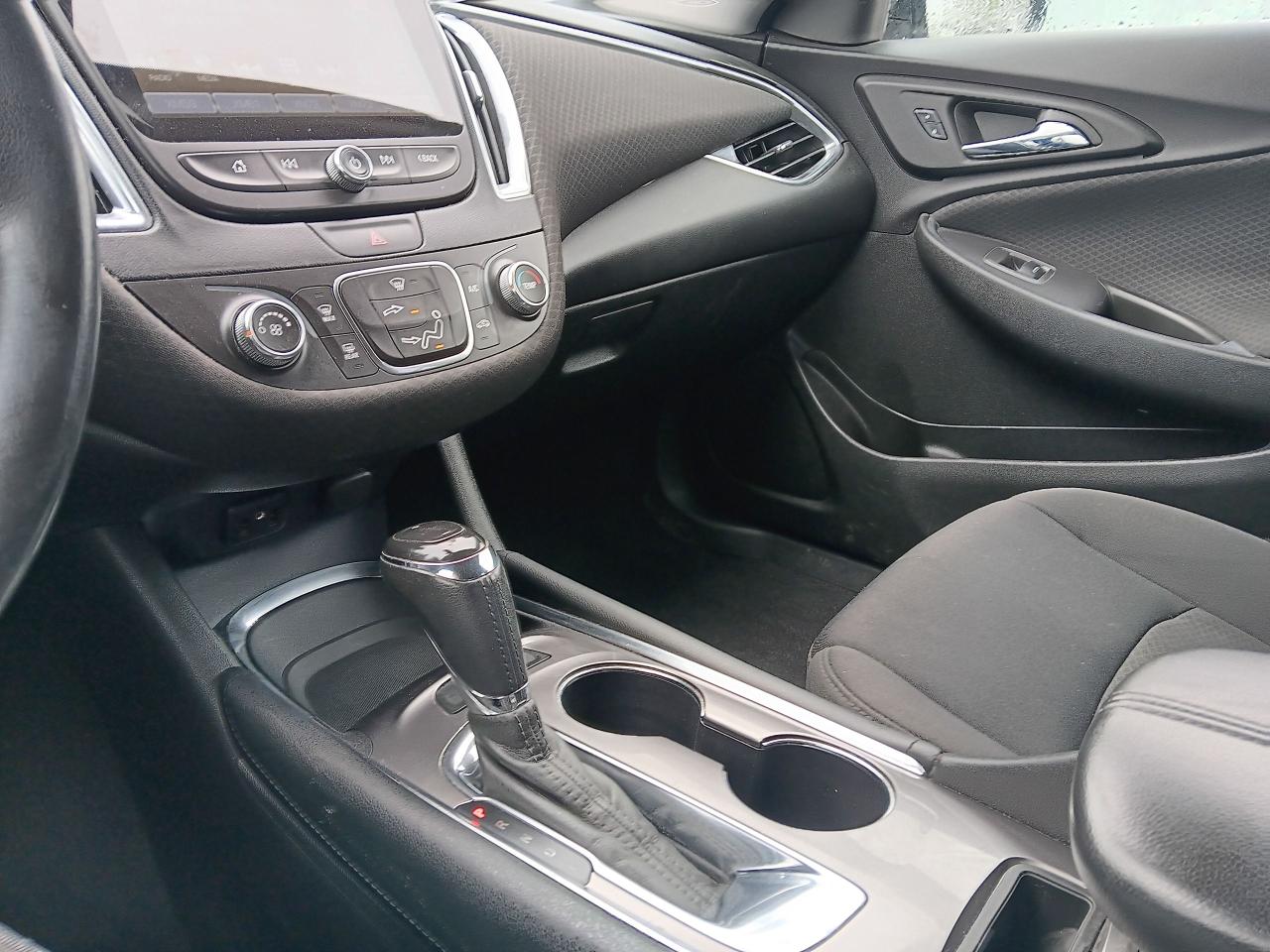 2016 Chevrolet Malibu LT Remote Start, BU Cam Alloys - Photo #13