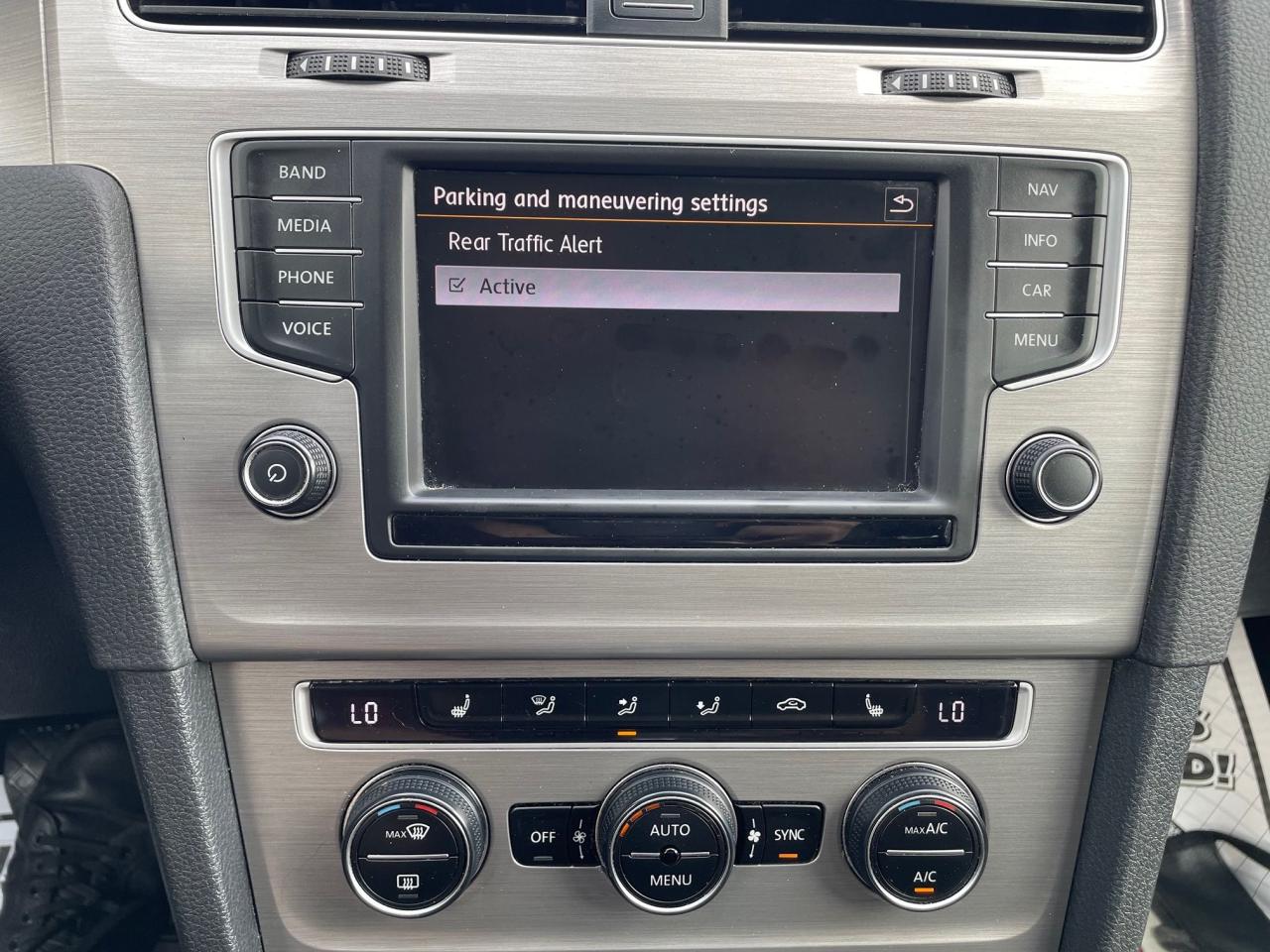 2016 Volkswagen Golf Trendline *APPLE/ANDROID AUTO, MOONROOF,NAV* - Photo #16