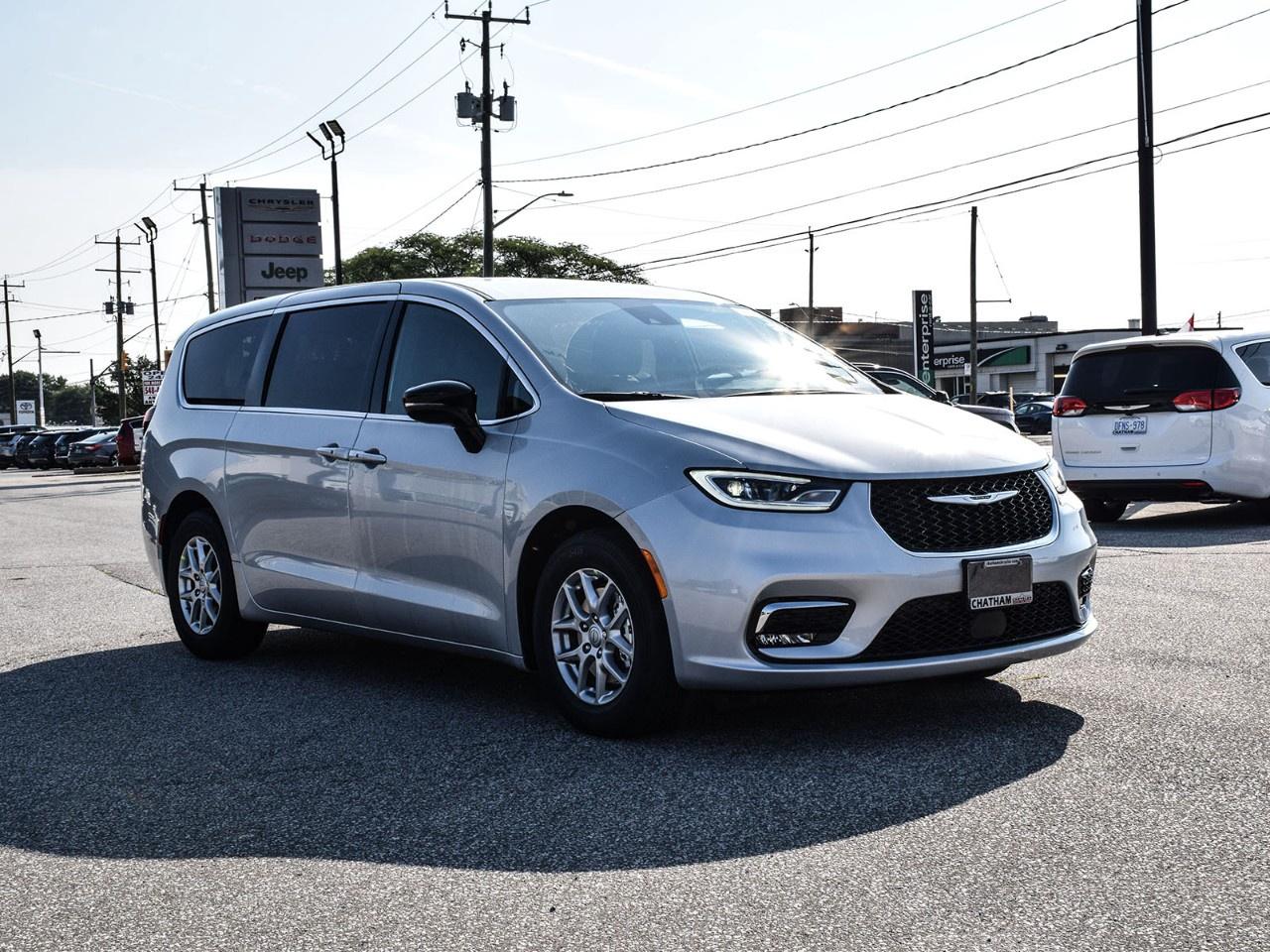 2026 Chrysler Pacifica Select FWD Photo