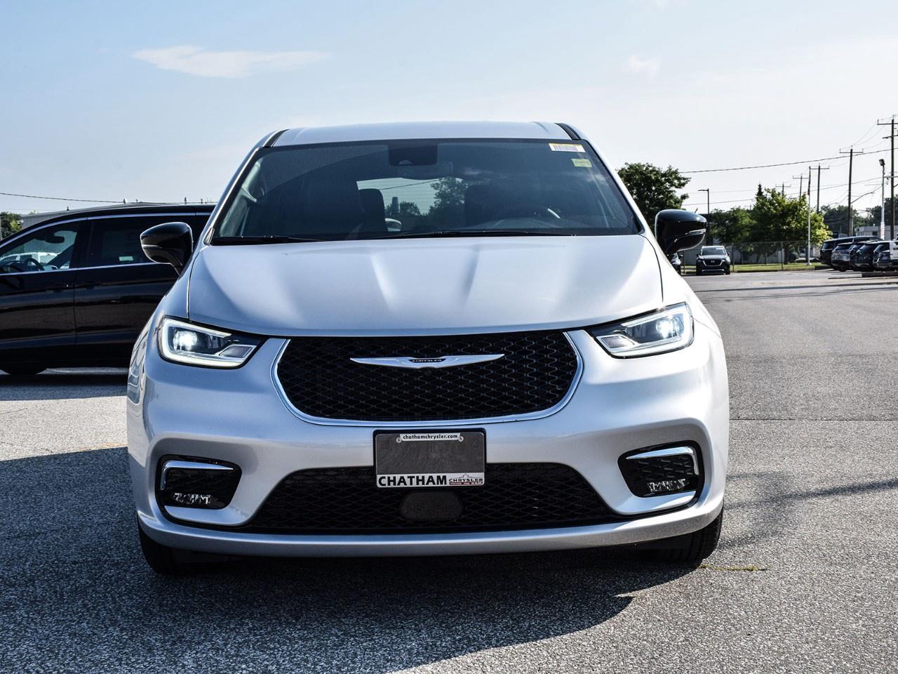 2026 Chrysler Pacifica Select FWD Photo