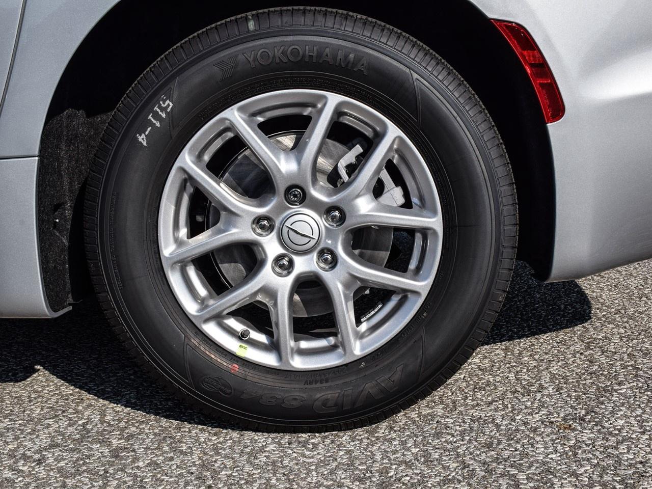 2026 Chrysler Pacifica Select FWD Photo