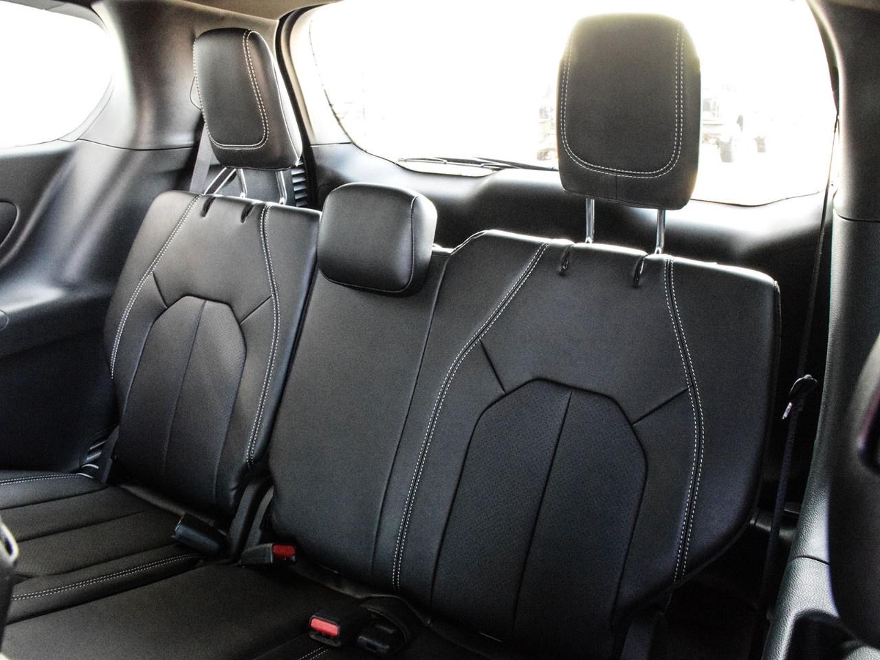 2026 Chrysler Pacifica Select FWD Photo