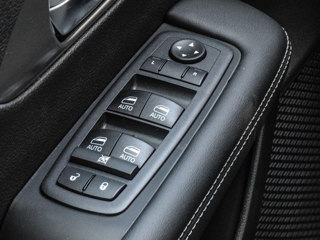 2026 Chrysler Pacifica Select FWD Photo