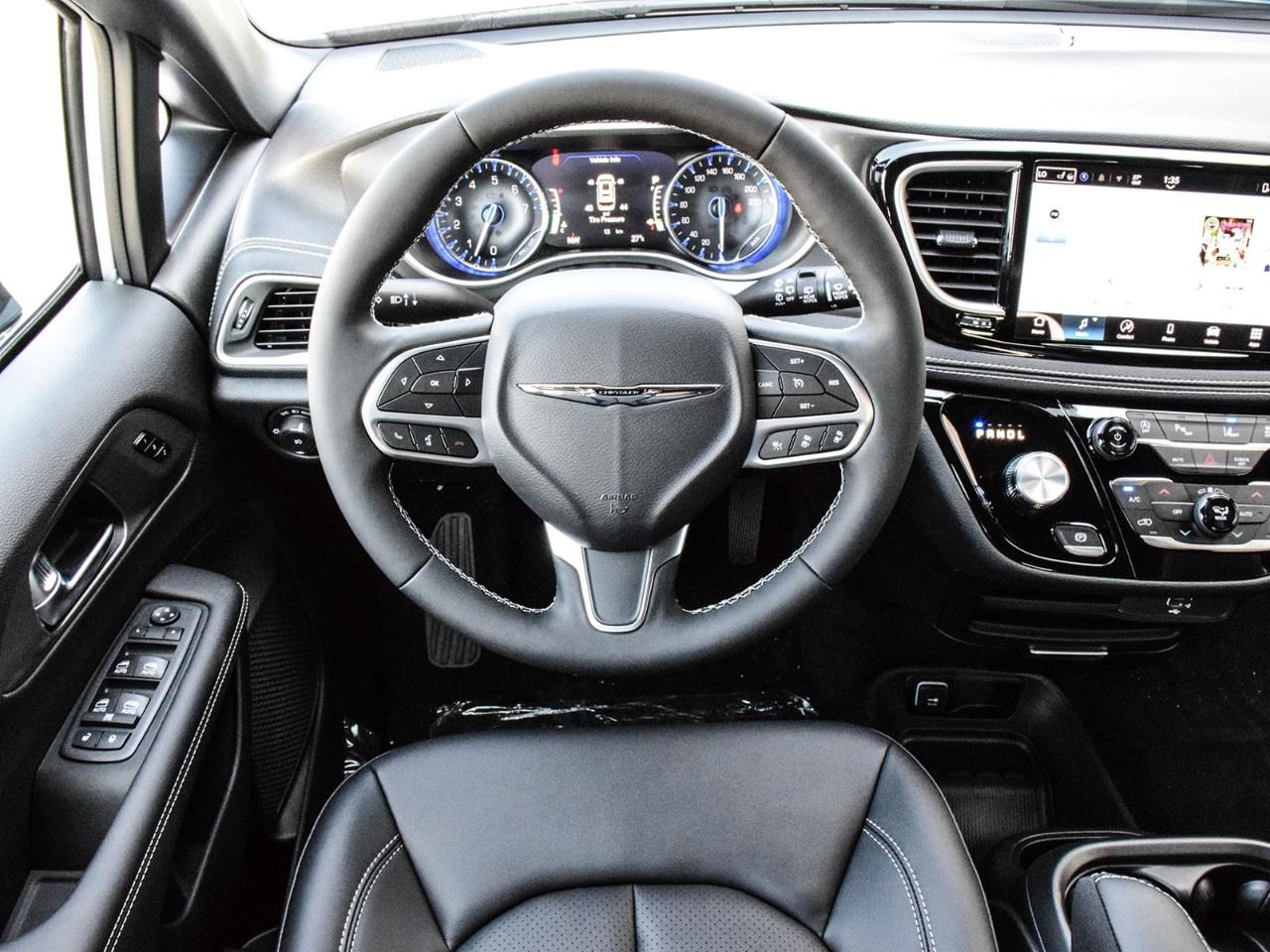 2026 Chrysler Pacifica Select FWD Photo