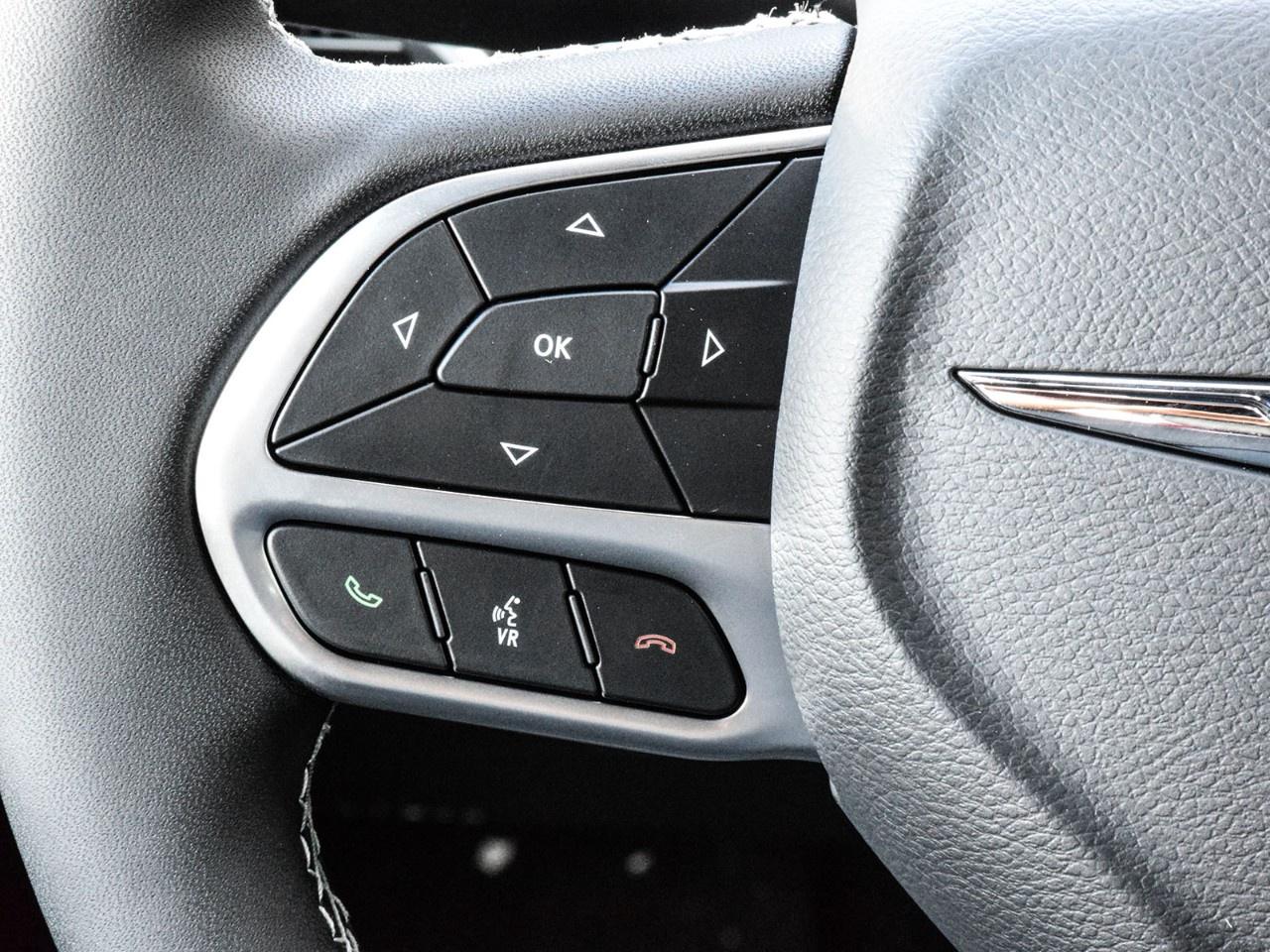 2026 Chrysler Pacifica Select FWD Photo