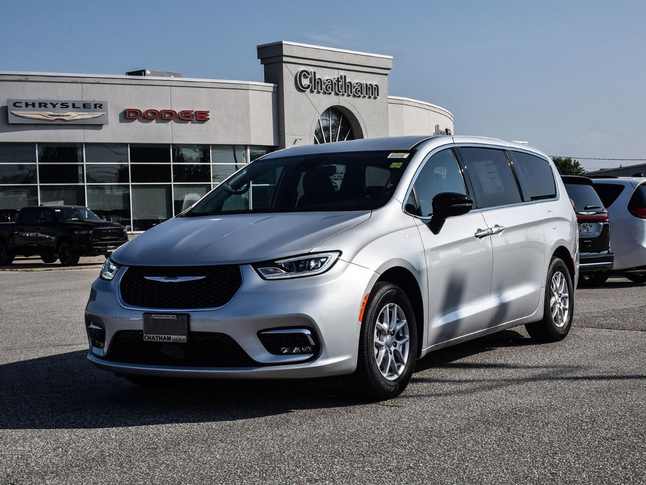 2026 Chrysler Pacifica Select FWD Photo