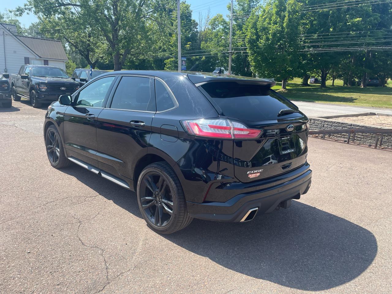 2020 Ford Edge ST Photo4