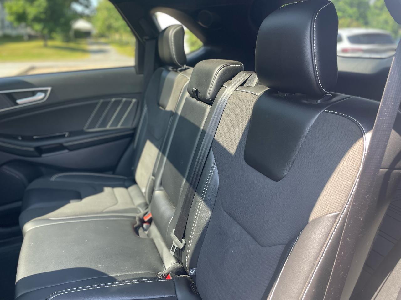 2020 Ford Edge ST Photo5