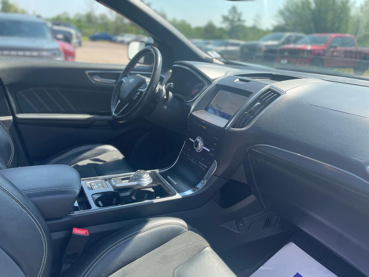 2020 Ford Edge ST Photo5