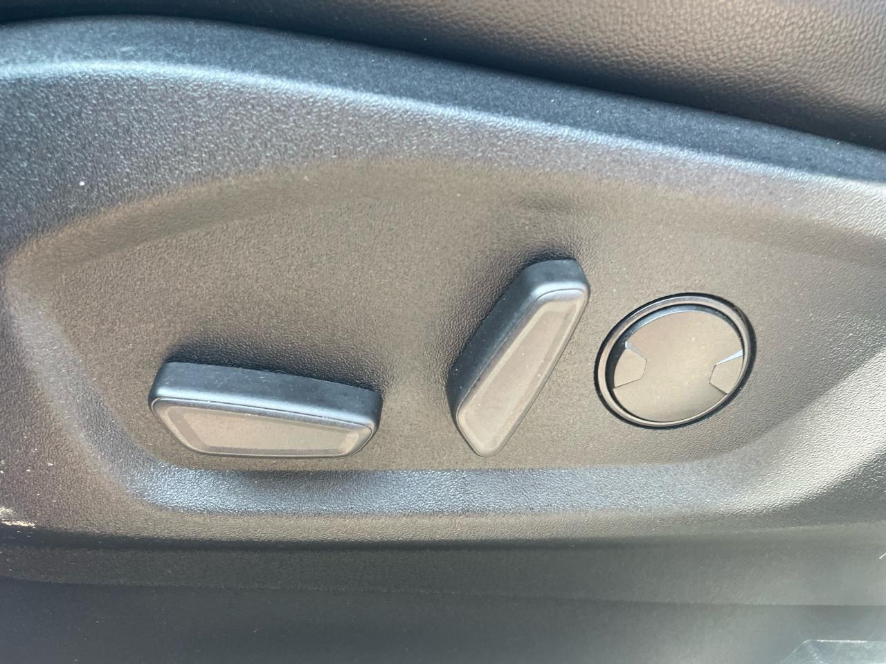 2020 Ford Edge ST Photo5