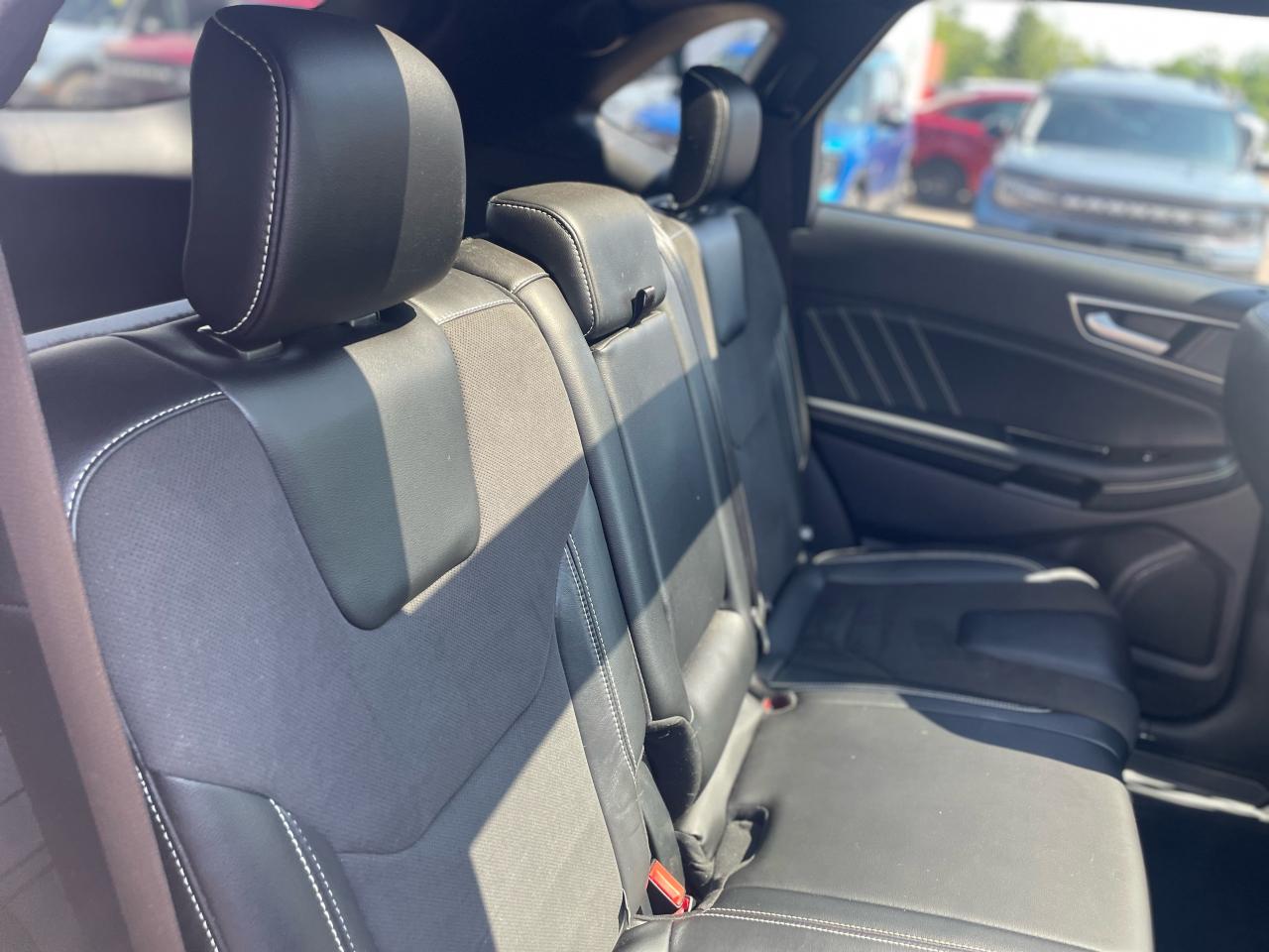 2020 Ford Edge ST Photo5