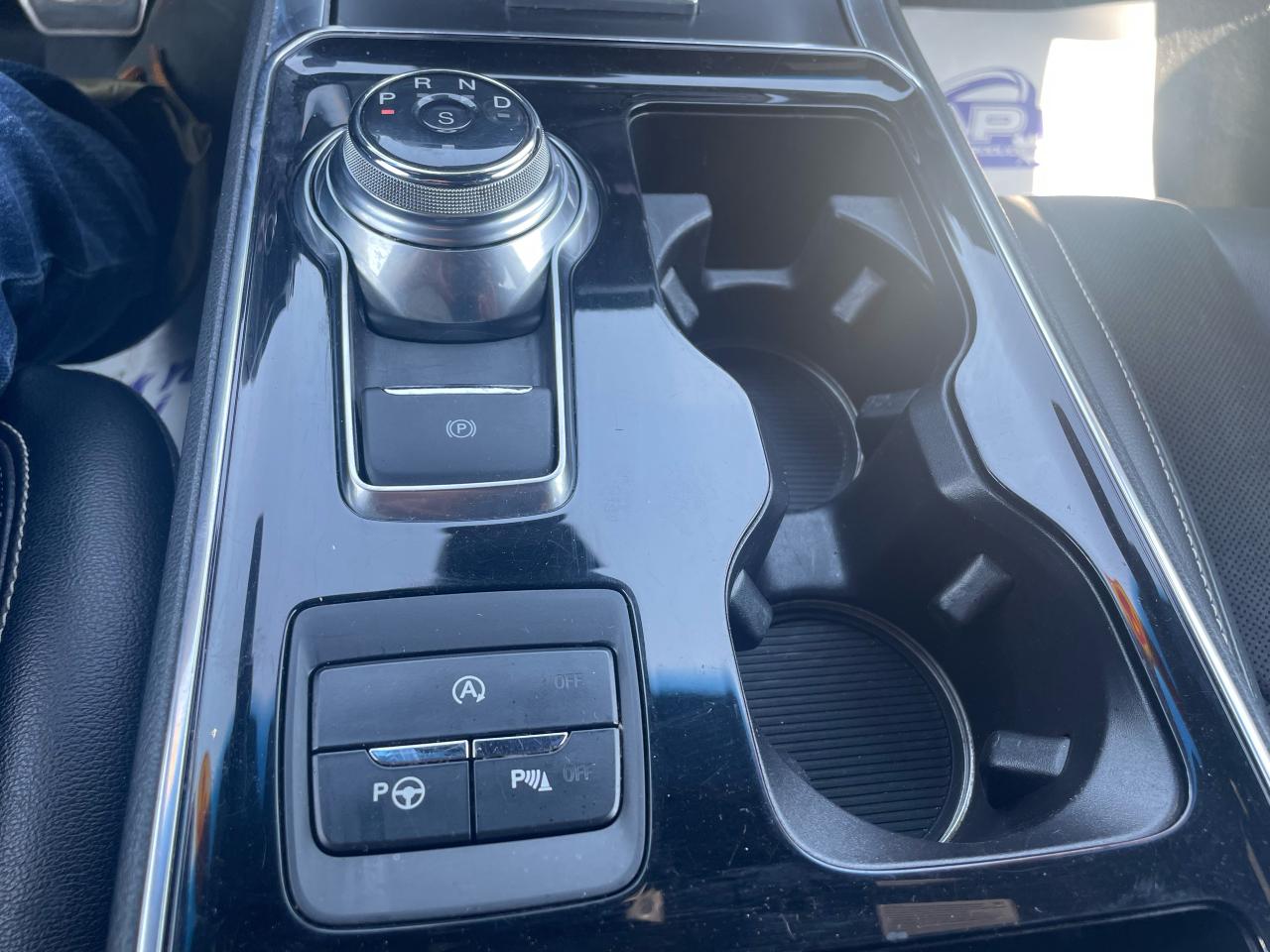 2020 Ford Edge ST Photo5