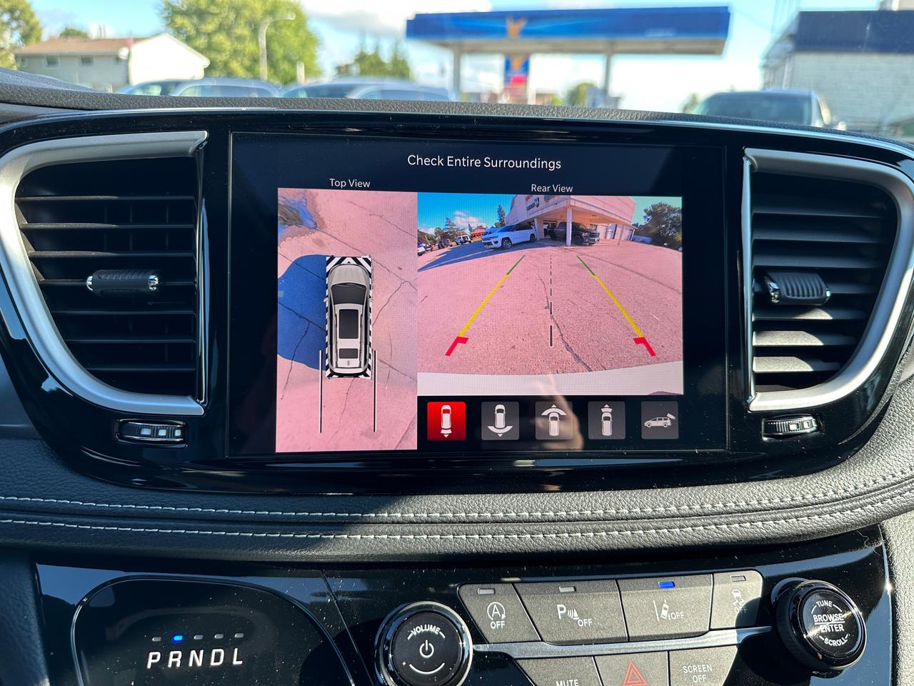 2026 Chrysler Pacifica Select Photo