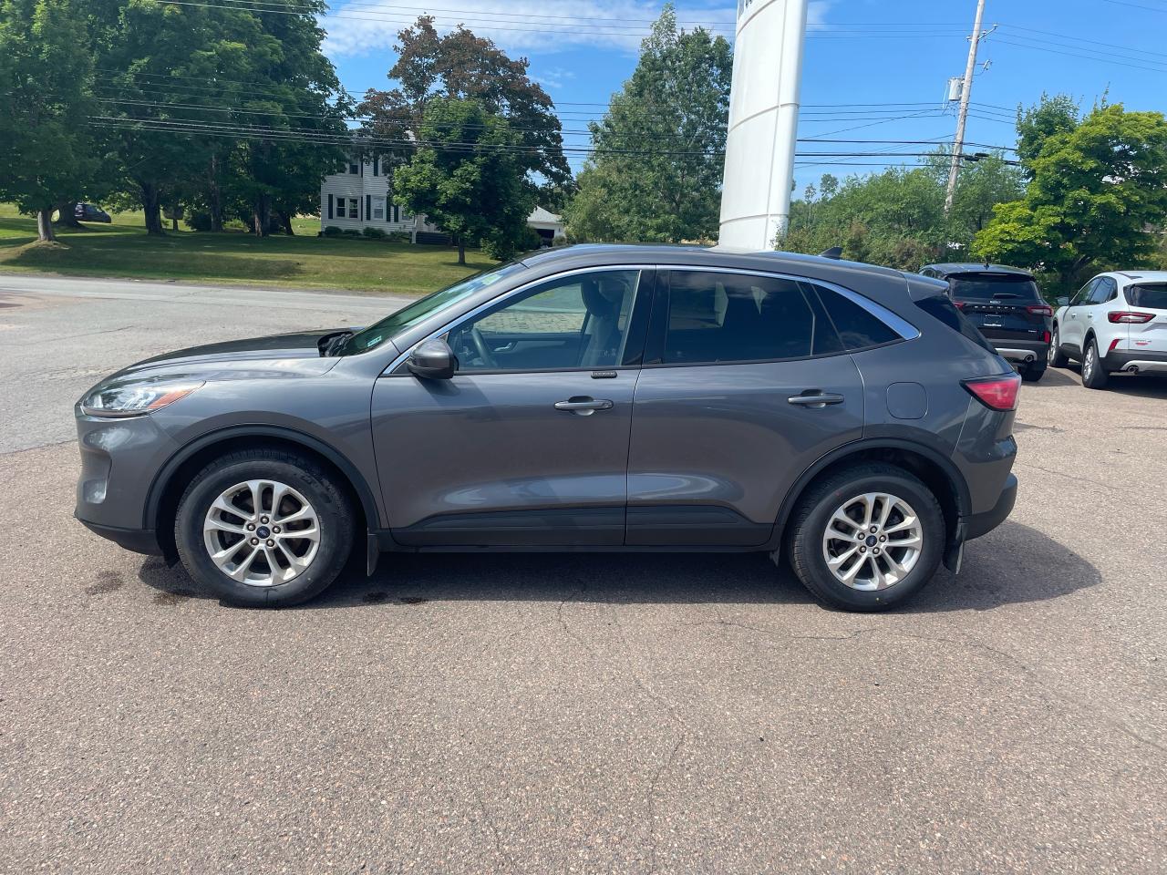 2021 Ford Escape SE Photo3