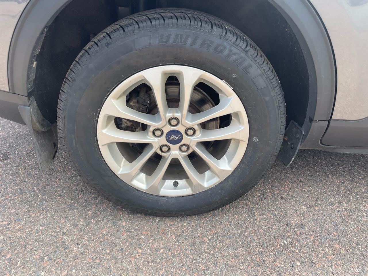 2021 Ford Escape SE Photo5