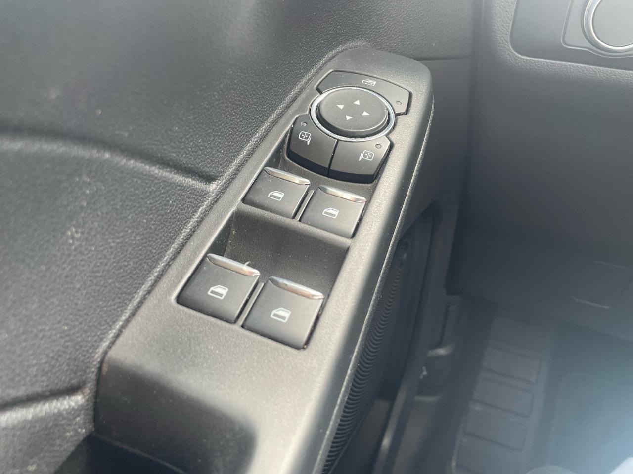2021 Ford Escape SE Photo5