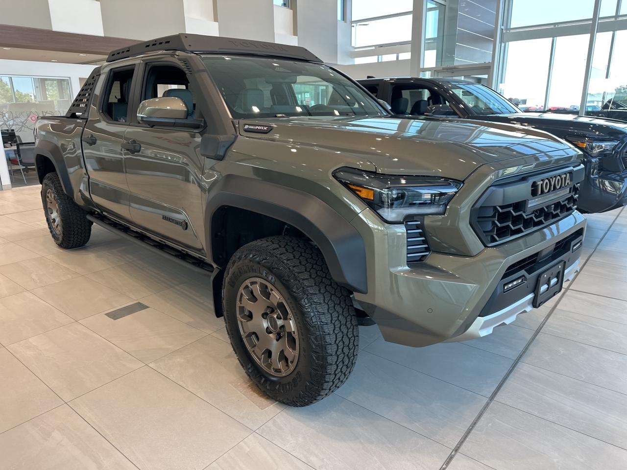2025 Toyota Tacoma HYBRID Trailhunter i-Force Max Hybrid Photo2