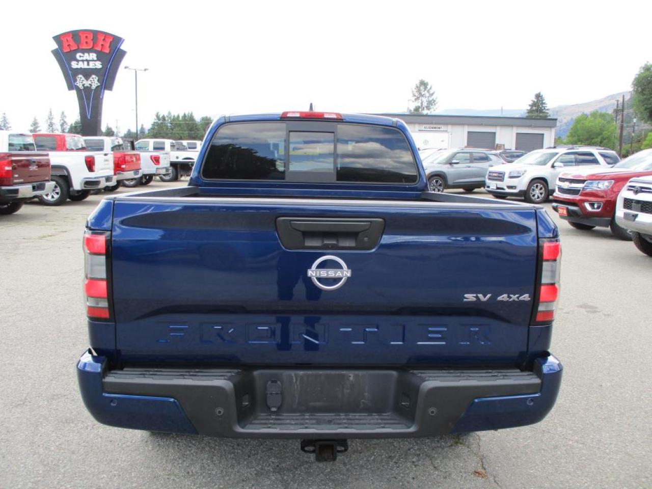 2022 Nissan Frontier SV CREW CAB 4WD Photo7
