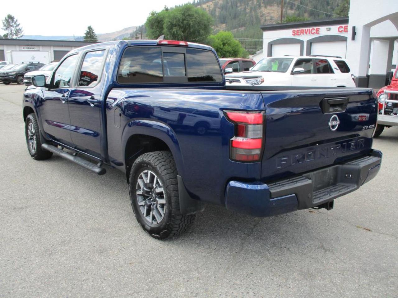 2022 Nissan Frontier SV CREW CAB 4WD Photo6