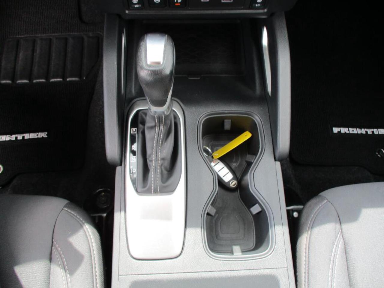 2022 Nissan Frontier SV CREW CAB 4WD Photo20