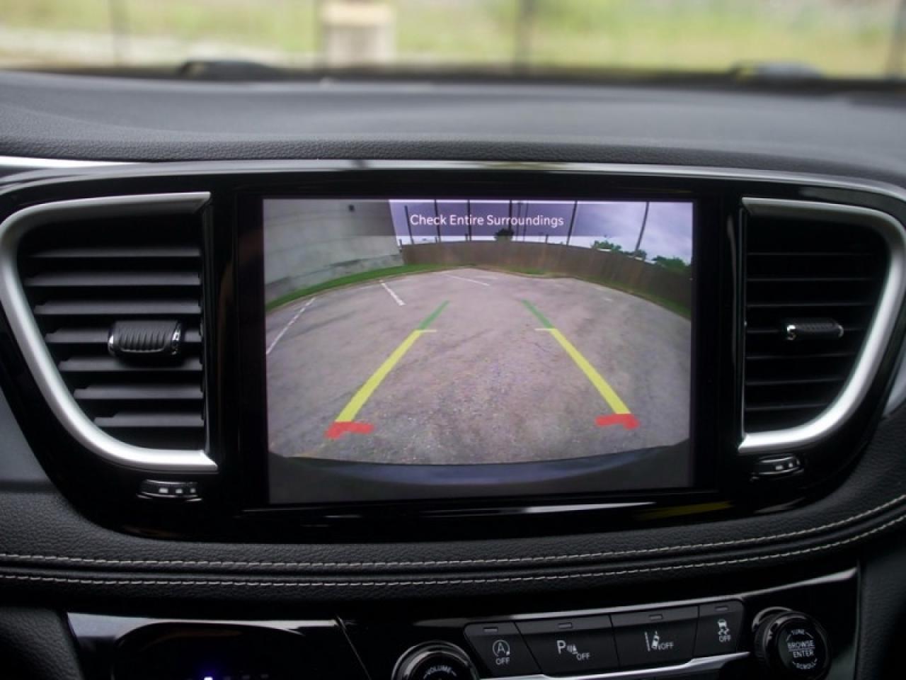 2022 Chrysler Pacifica Touring L  **S APPEARANCE PACKAGE** Photo