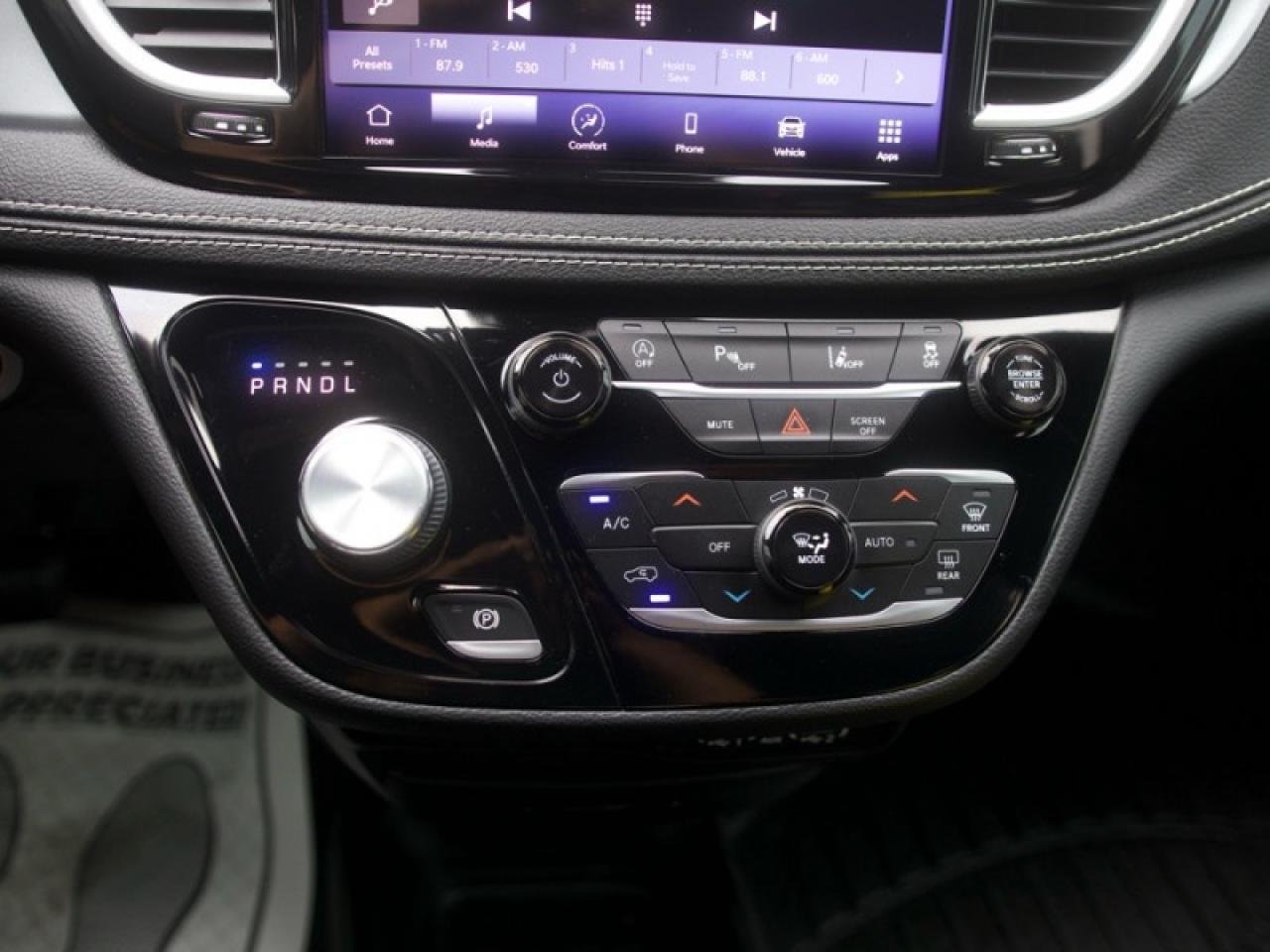 2022 Chrysler Pacifica Touring L  **S APPEARANCE PACKAGE** Photo