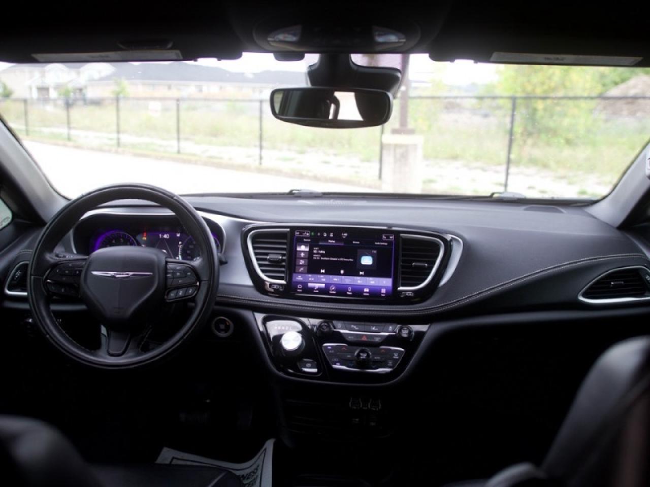 2022 Chrysler Pacifica Touring L  **S APPEARANCE PACKAGE** Photo