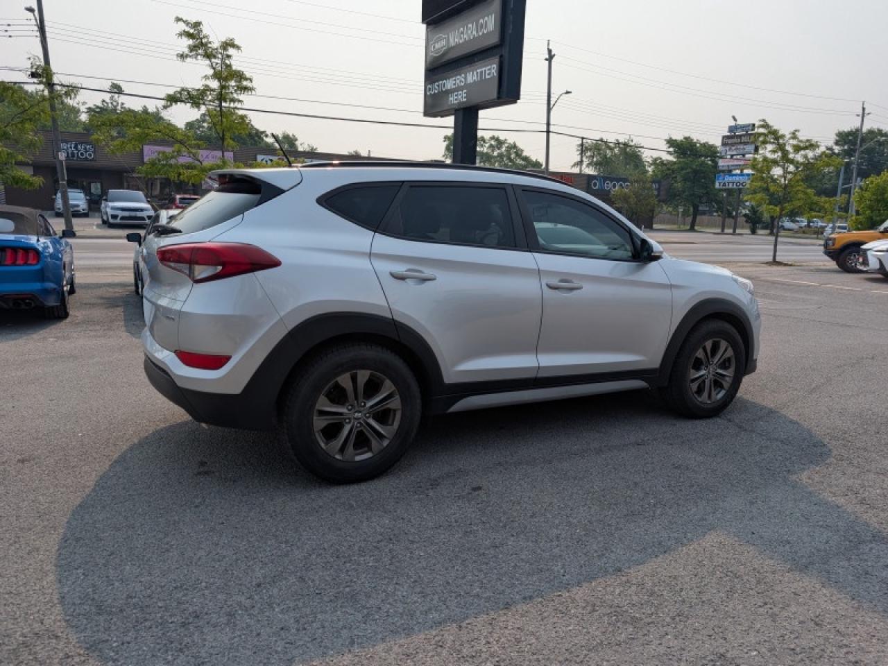 2017 Hyundai Tucson SE  **PANO ROOF - LEATHER** Photo4