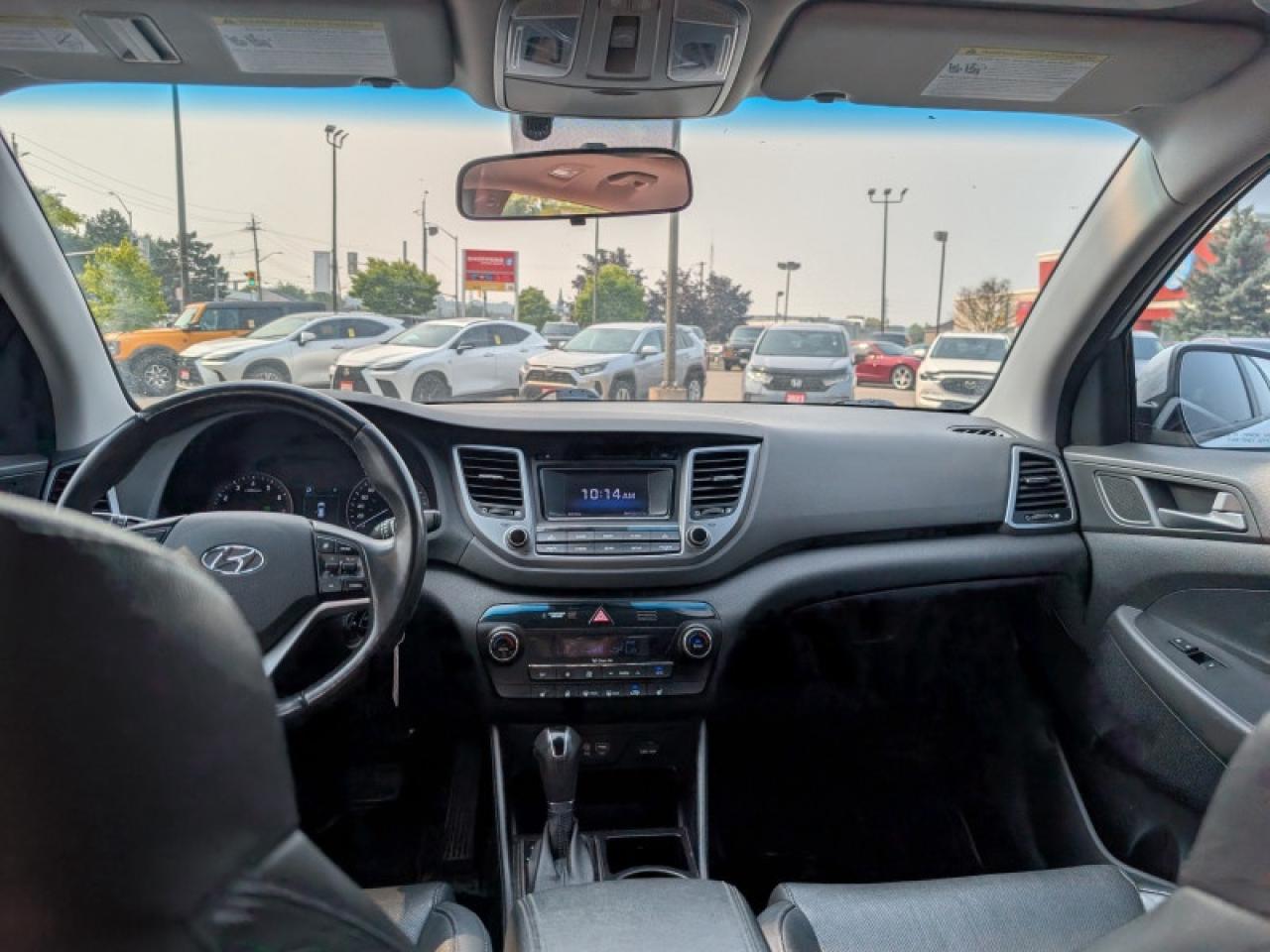 2017 Hyundai Tucson SE  **PANO ROOF - LEATHER** Photo