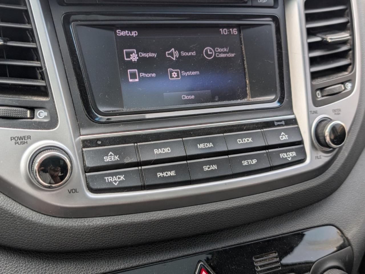 2017 Hyundai Tucson SE  **PANO ROOF - LEATHER** Photo