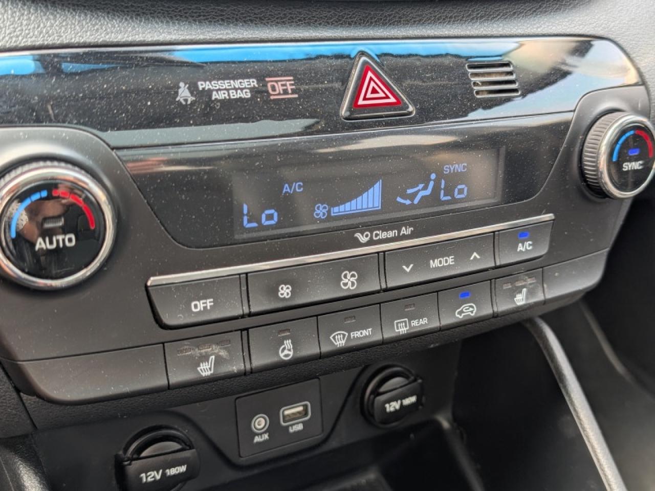 2017 Hyundai Tucson SE  **PANO ROOF - LEATHER** Photo