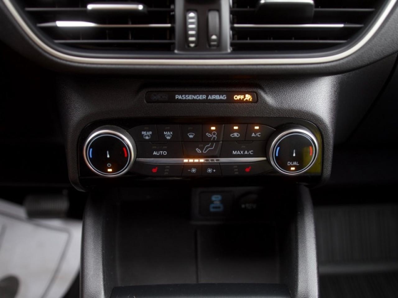 2022 Ford Escape SE  **CONVENIENCE PACKAGE** Photo