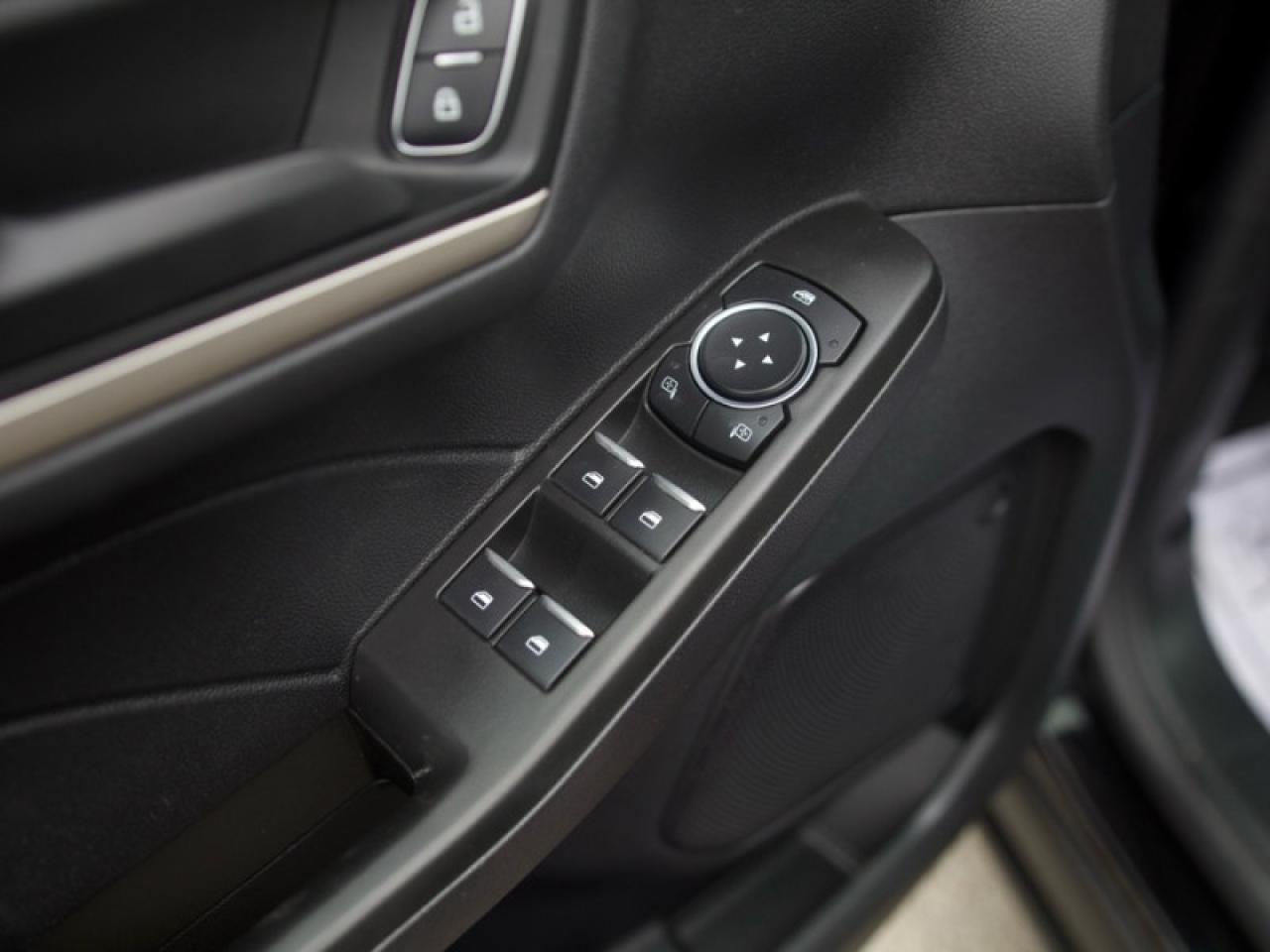 2022 Ford Escape SE  **CONVENIENCE PACKAGE** Photo