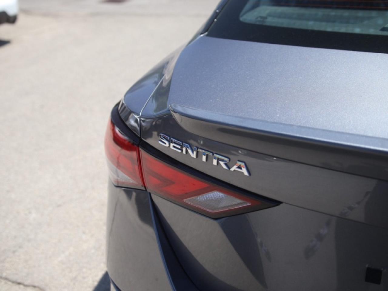 2023 Nissan Sentra 2.0 SR  **SUNROOF - ONE OWNER** Photo