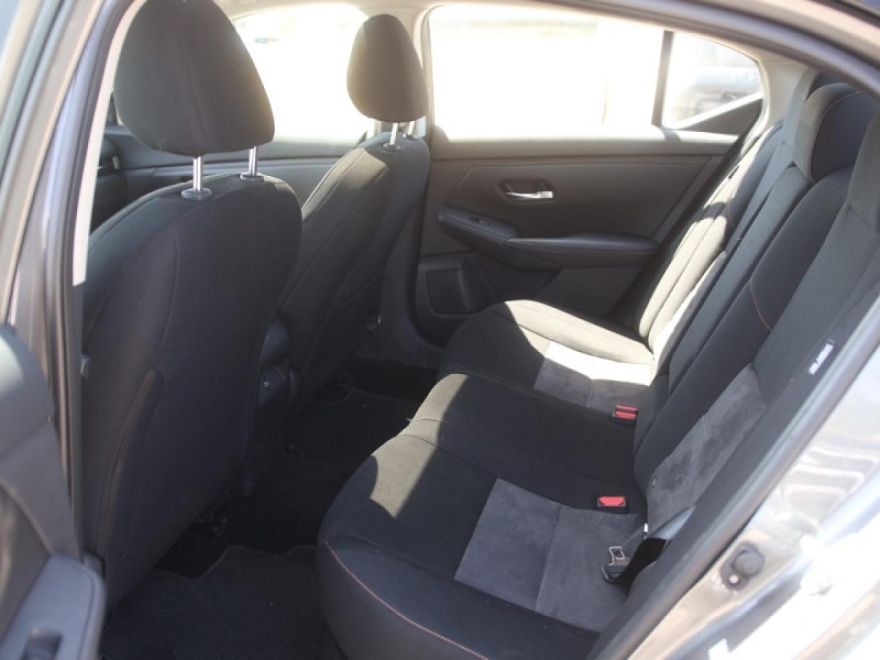 2023 Nissan Sentra 2.0 SR  **SUNROOF - ONE OWNER** Photo
