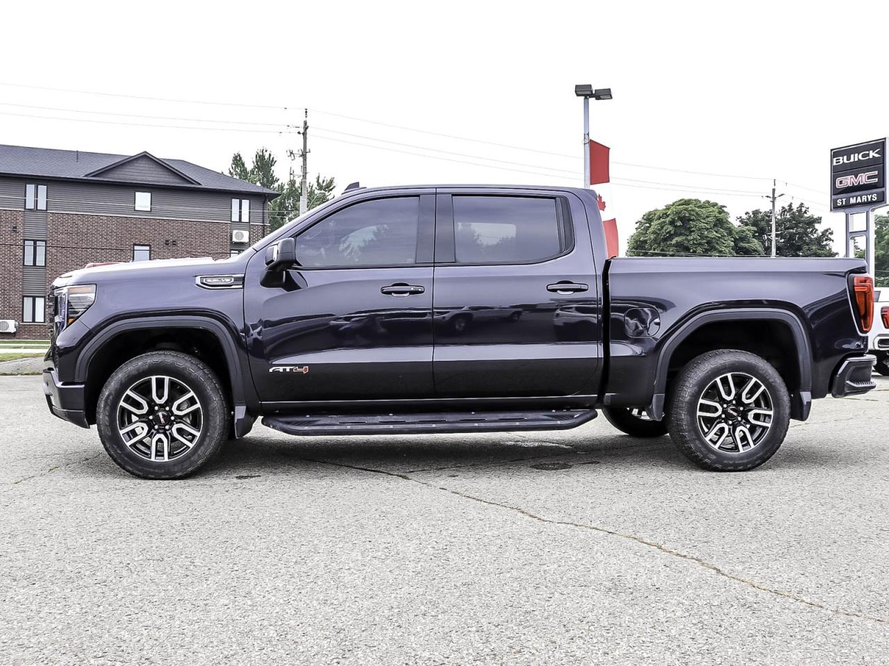 2023 GMC Sierra 1500 AT4 Photo4