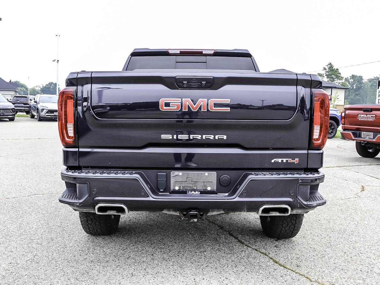 2023 GMC Sierra 1500 AT4 Photo3