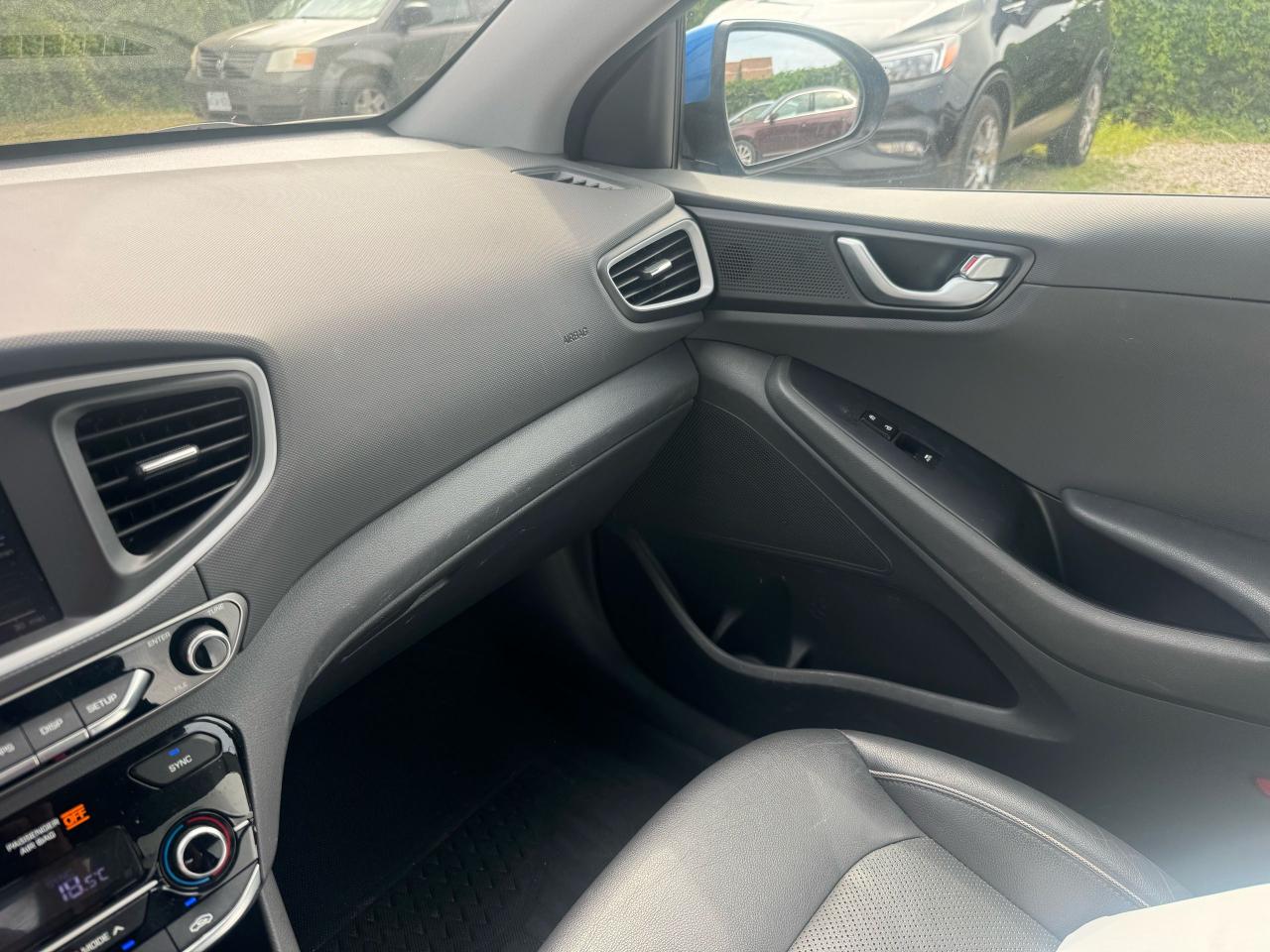 2018 Hyundai IONIQ Limited - Photo #9