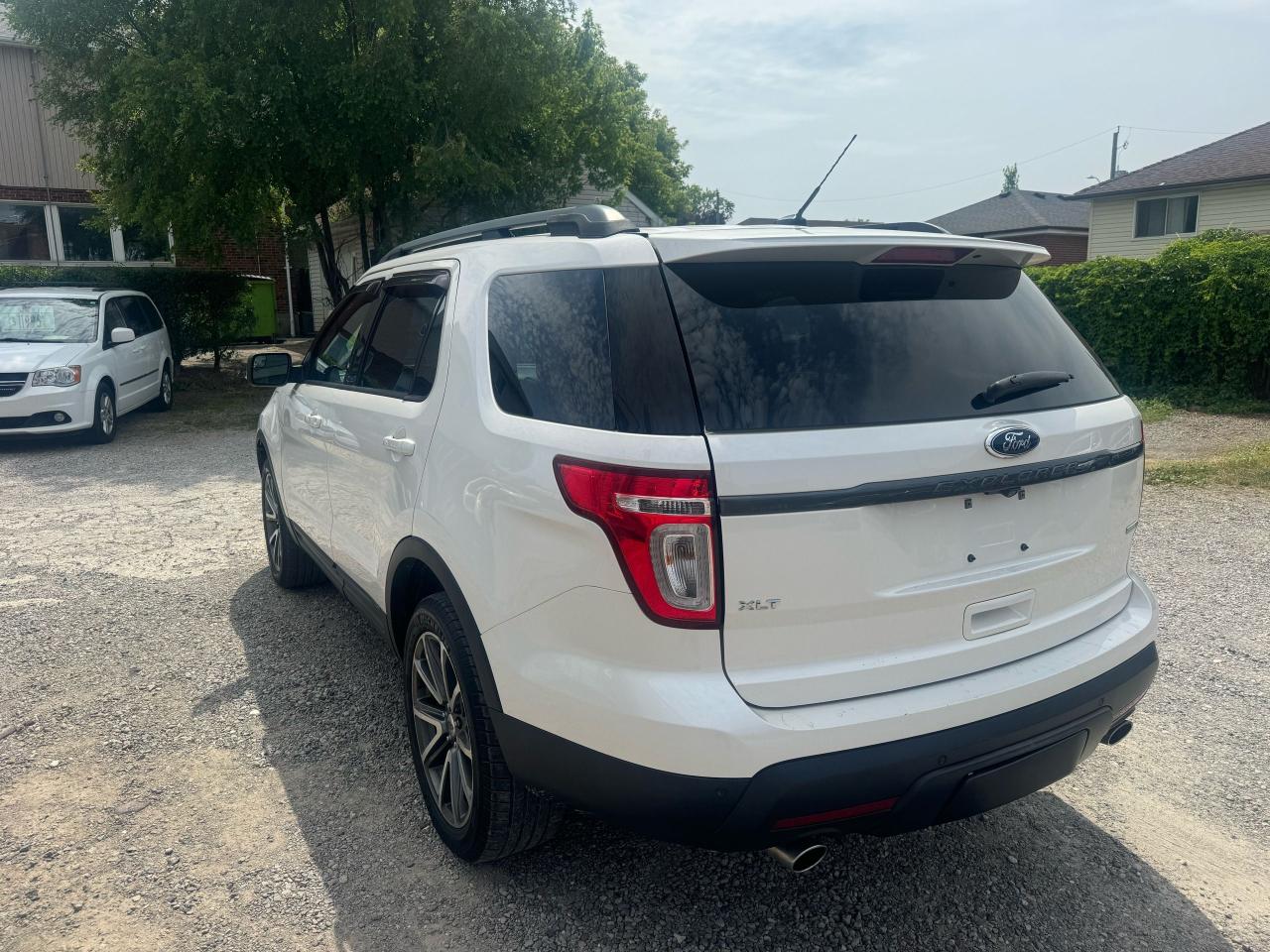 2015 Ford Explorer XLT - Photo #5