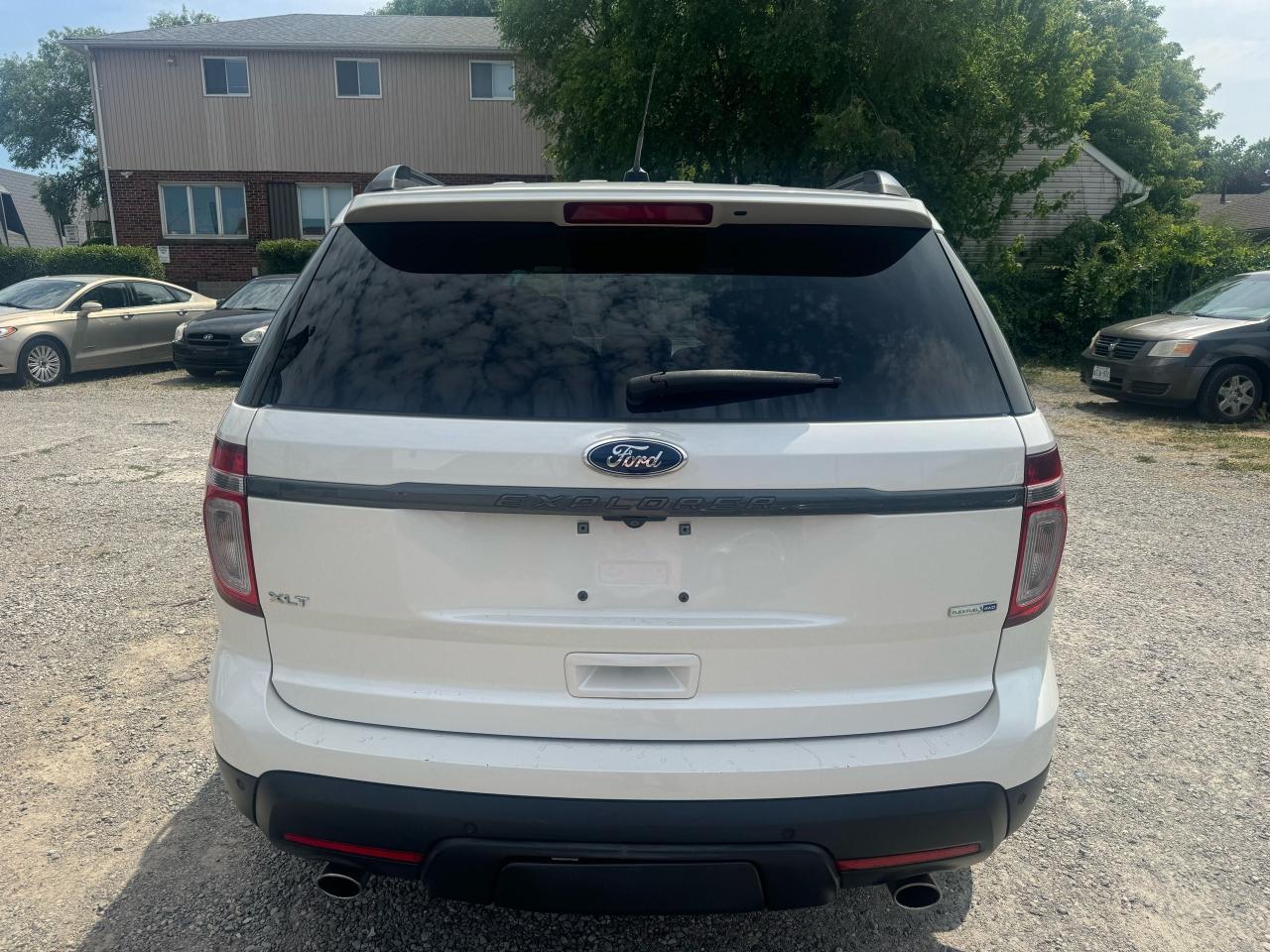 2015 Ford Explorer XLT - Photo #4