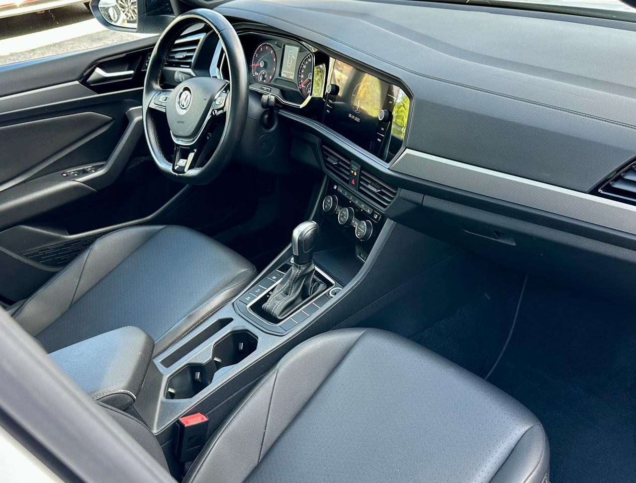 2021 Volkswagen Jetta HIGHLINE Photo