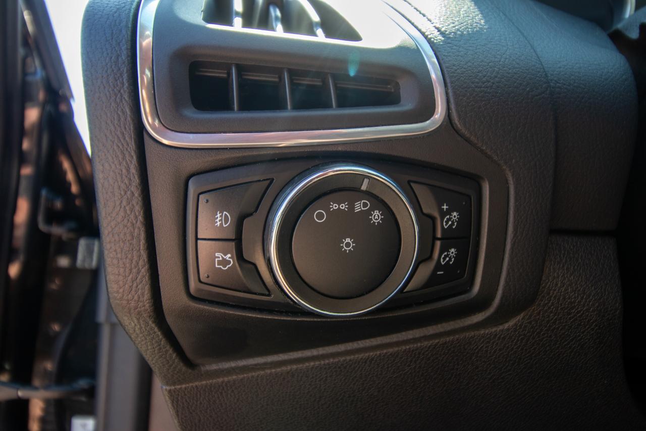 2014 Ford Focus Titanium Photo5