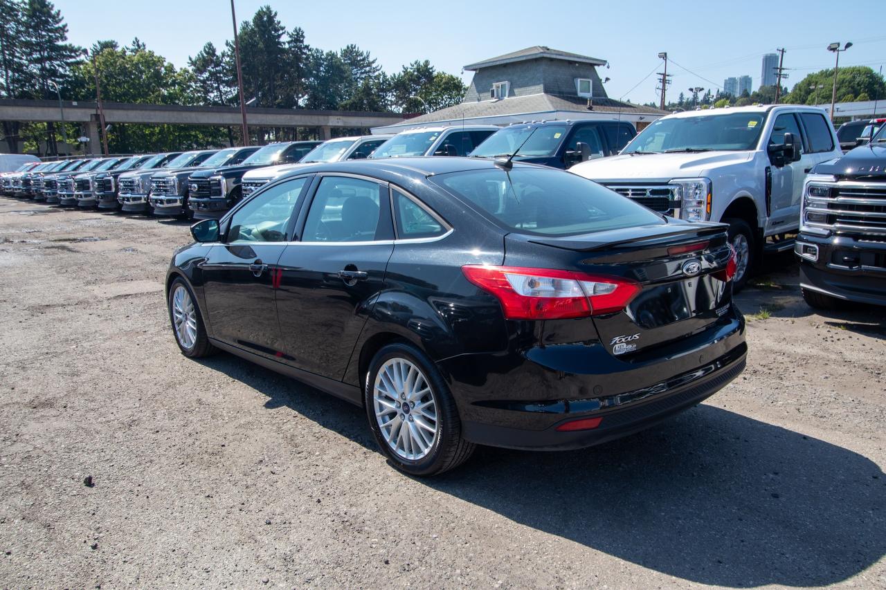 2014 Ford Focus Titanium Photo5