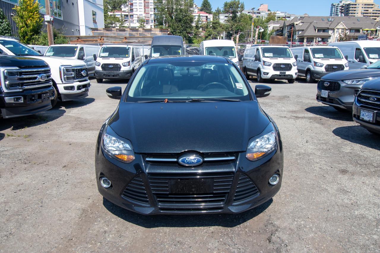 2014 Ford Focus Titanium Photo2