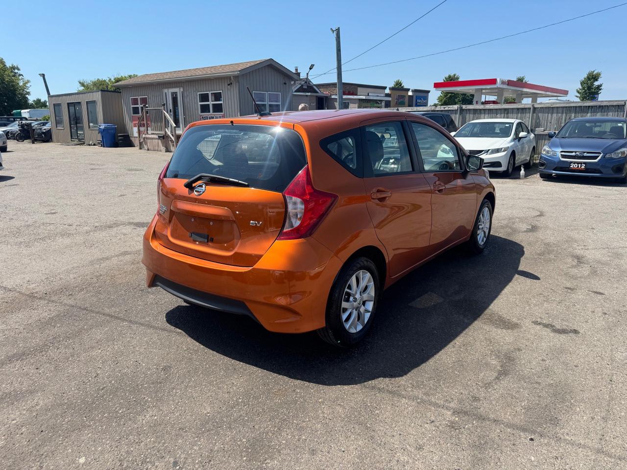 2017 Nissan Versa Note SV, AUTO, LOW KMS, ONLY 21,000KMS, ORANGE, CERT - Photo #5