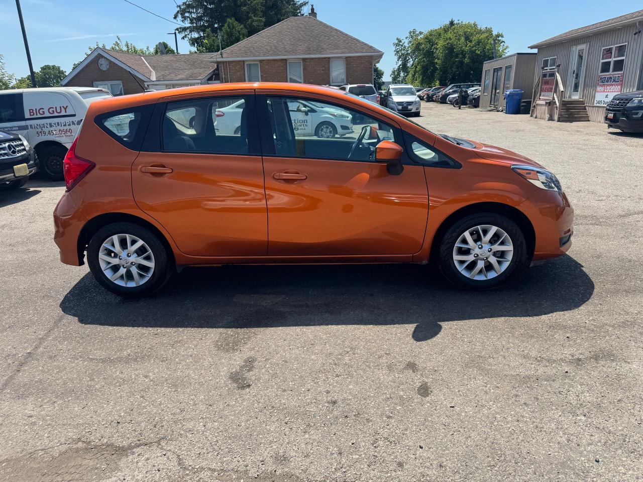 2017 Nissan Versa Note SV, AUTO, LOW KMS, ONLY 21,000KMS, ORANGE, CERT - Photo #6