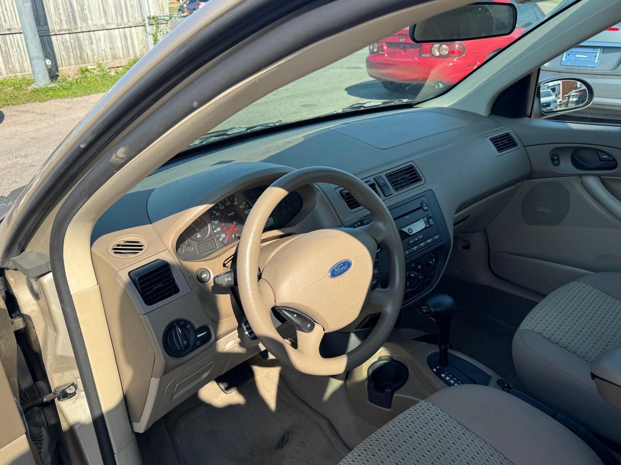 2006 Ford Focus SE, MINT CONDITION, RUST FREE, ONLY 47KMS - Photo #10
