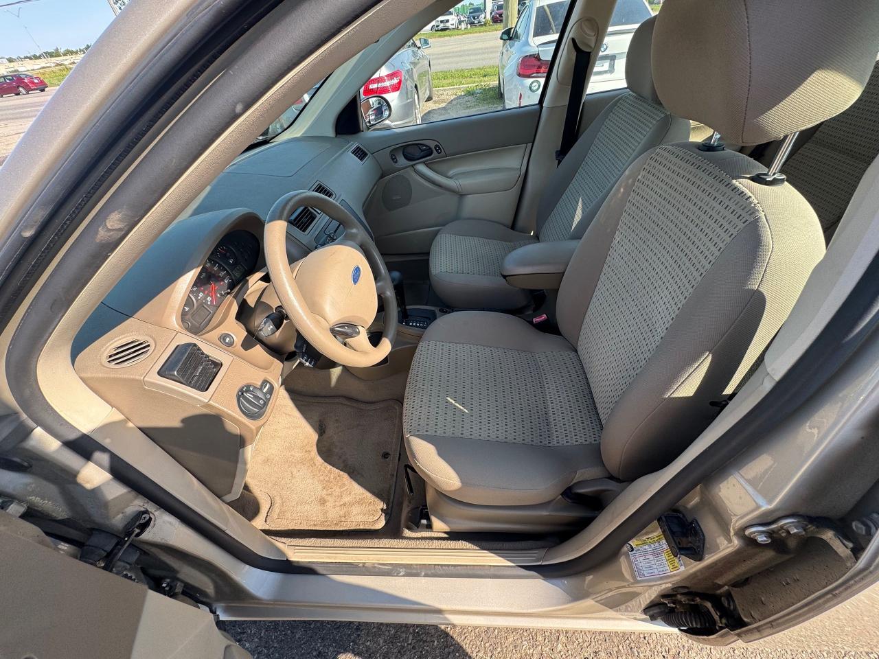 2006 Ford Focus SE, MINT CONDITION, RUST FREE, ONLY 47KMS - Photo #11